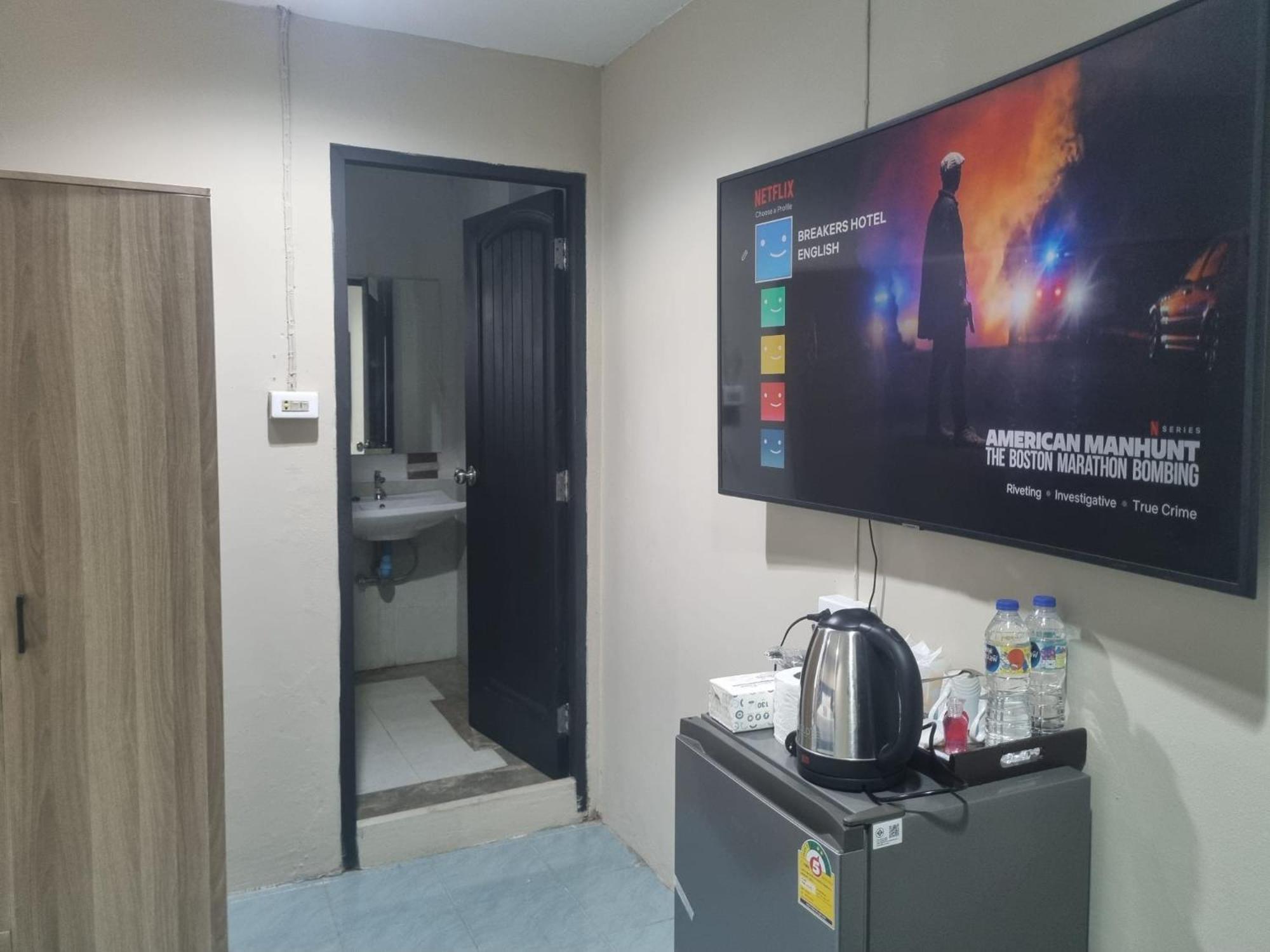 New Breakers Hotel Rawai Экстерьер фото