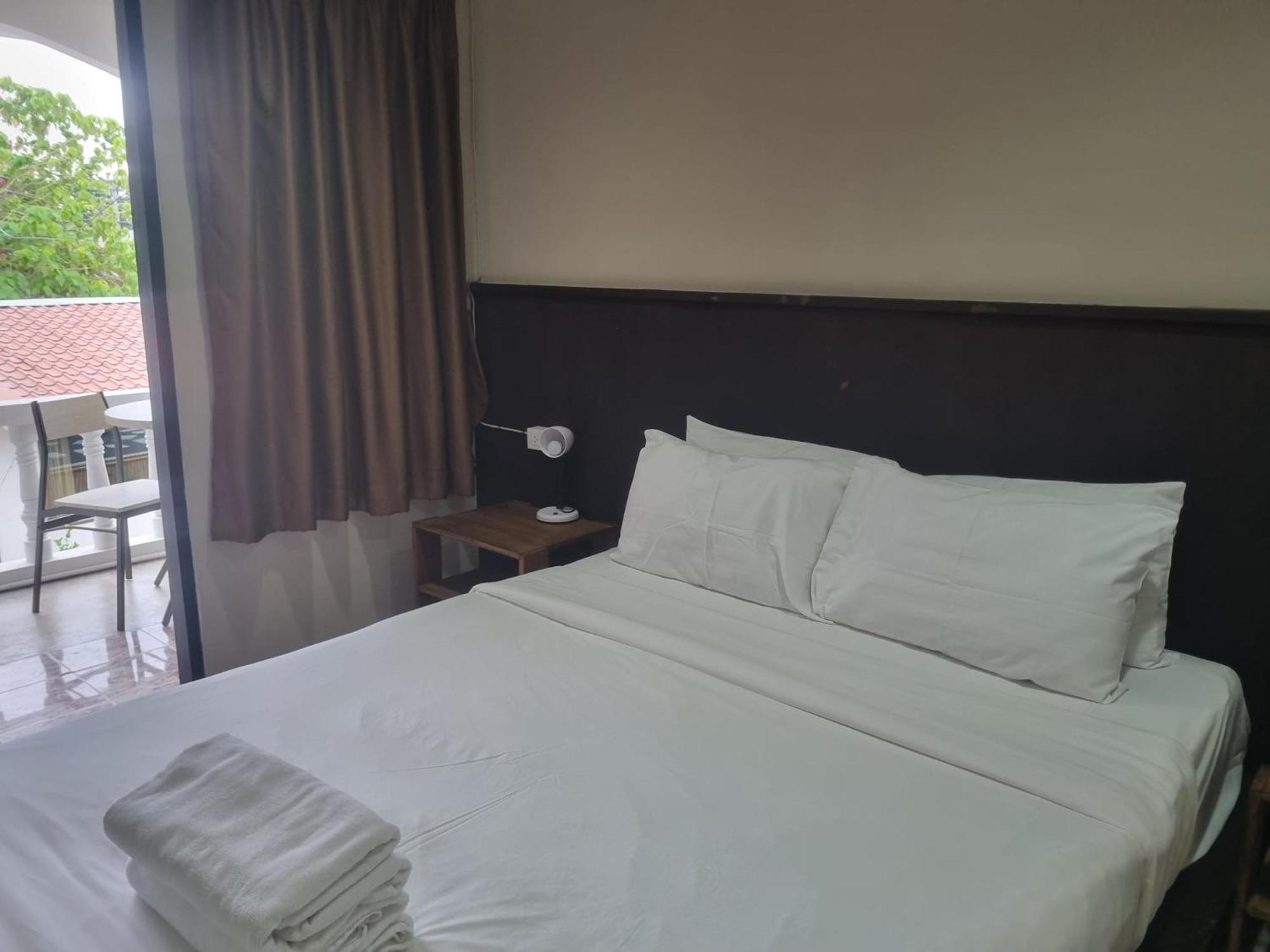 New Breakers Hotel Rawai Экстерьер фото