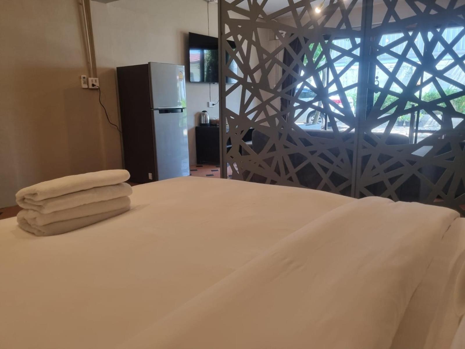 New Breakers Hotel Rawai Экстерьер фото
